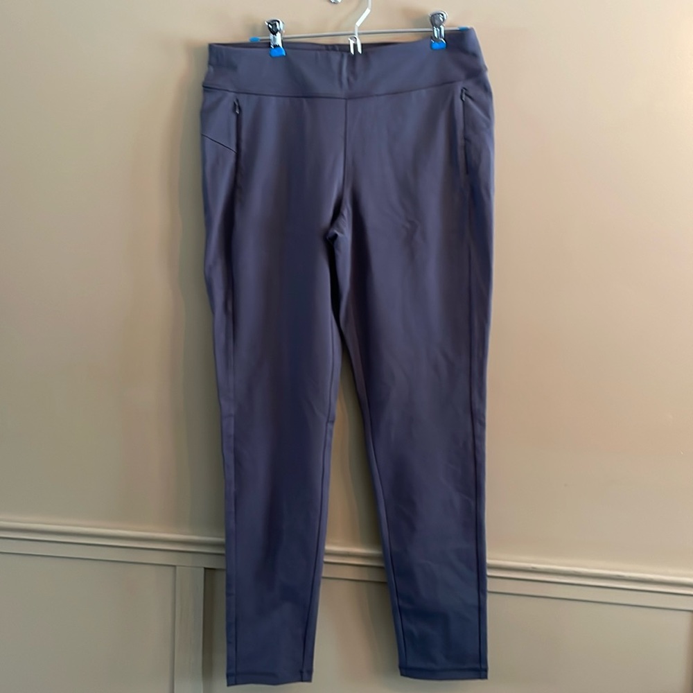 Susan Graver gray leggings. Size small